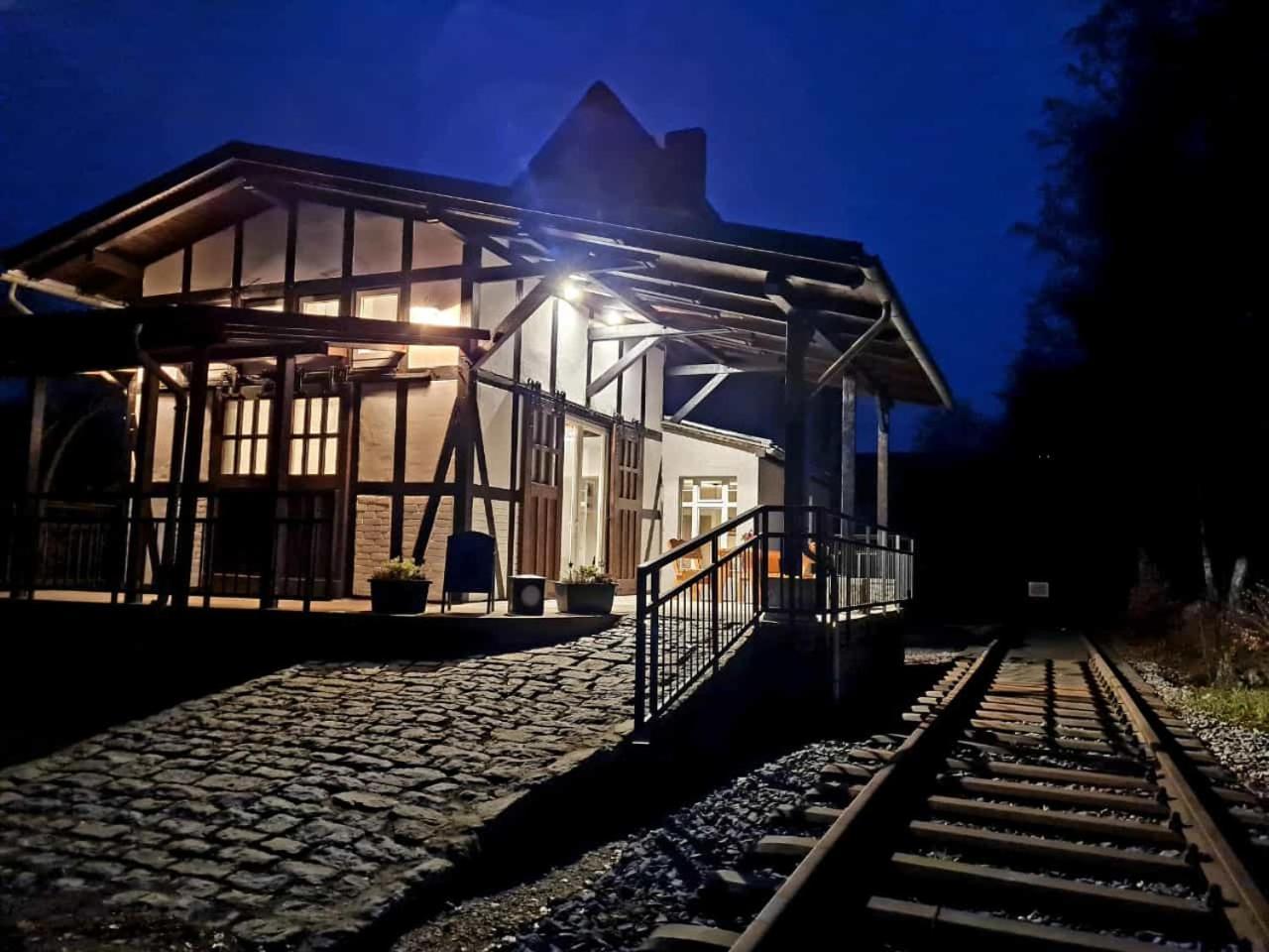 Museumsbahnhof Ahuette Hotel Üxheim Buitenkant foto