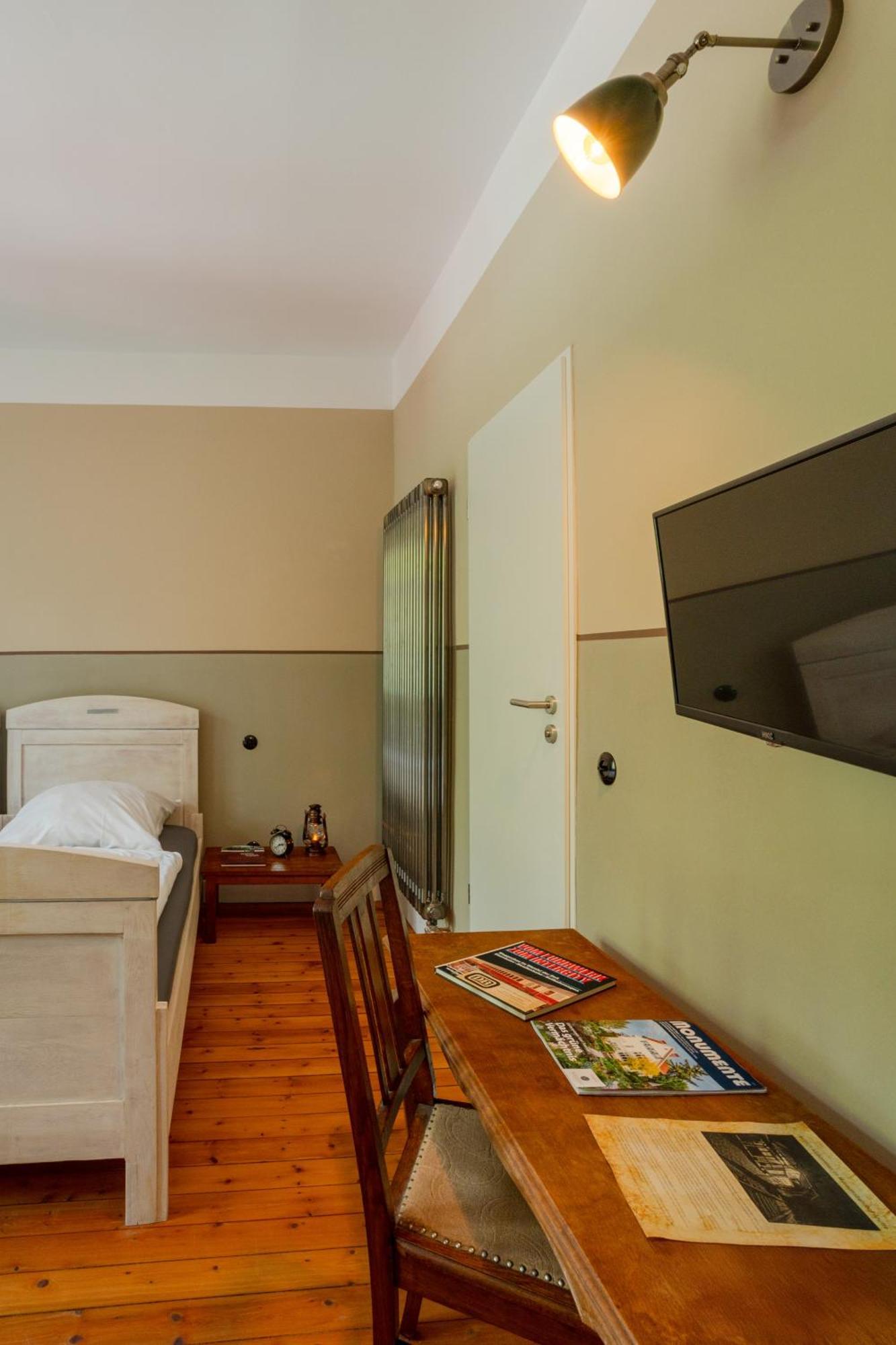 Museumsbahnhof Ahuette Hotel Üxheim Buitenkant foto